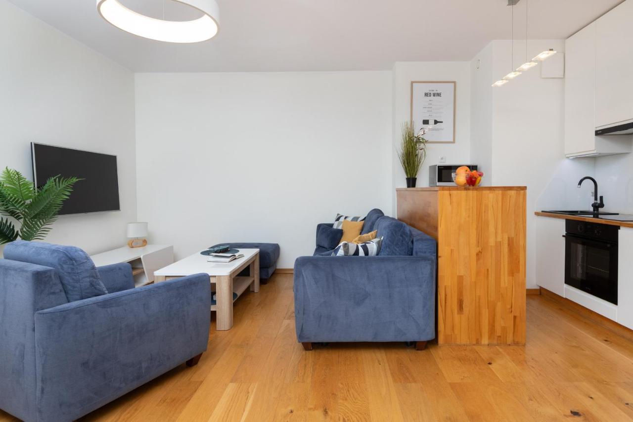 Modern Gdynia Apartment With Balcony & Parking By Noclegi Renters Bagian luar foto