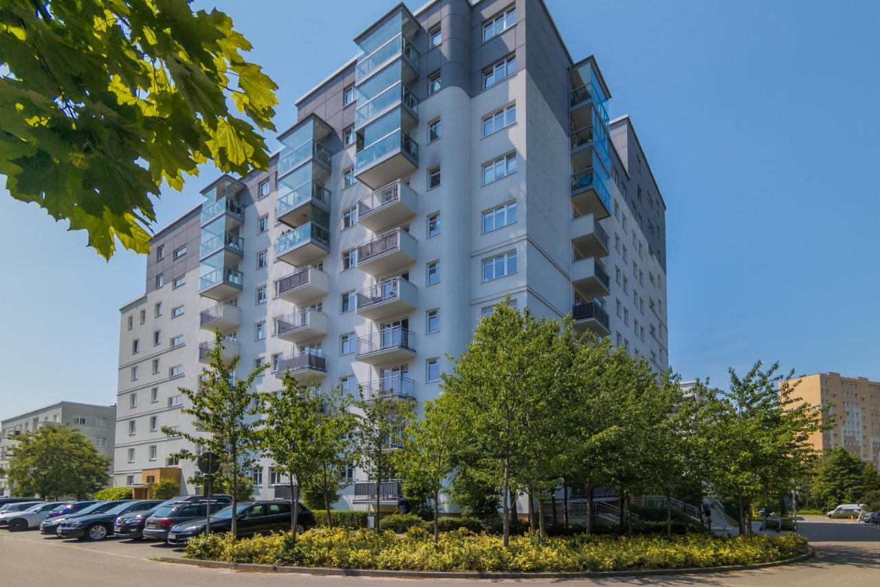 Modern Gdynia Apartment With Balcony & Parking By Noclegi Renters Bagian luar foto