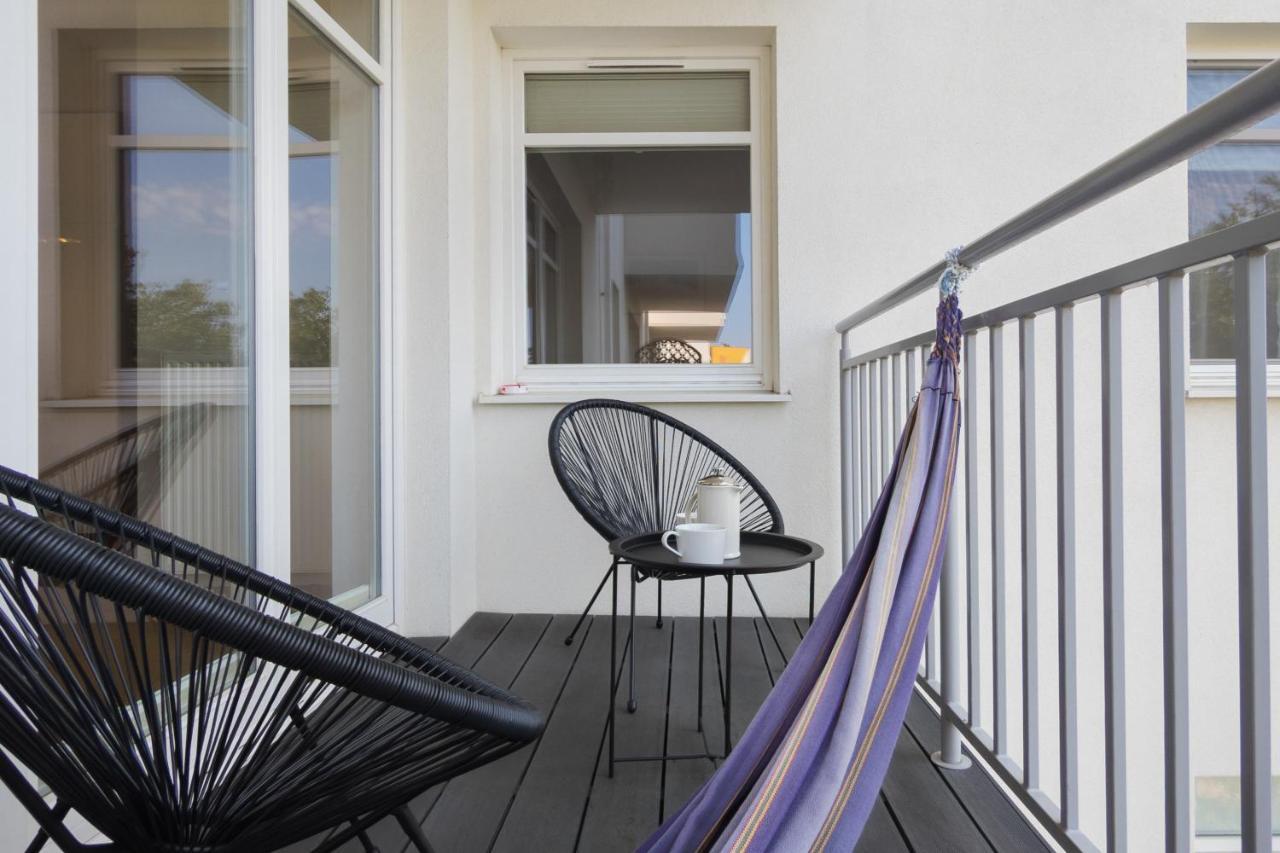 Modern Gdynia Apartment With Balcony & Parking By Noclegi Renters Bagian luar foto
