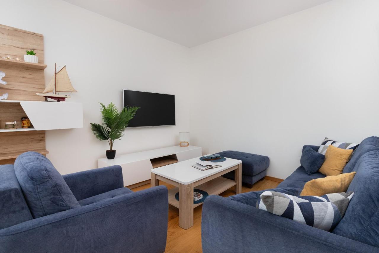 Modern Gdynia Apartment With Balcony & Parking By Noclegi Renters Bagian luar foto